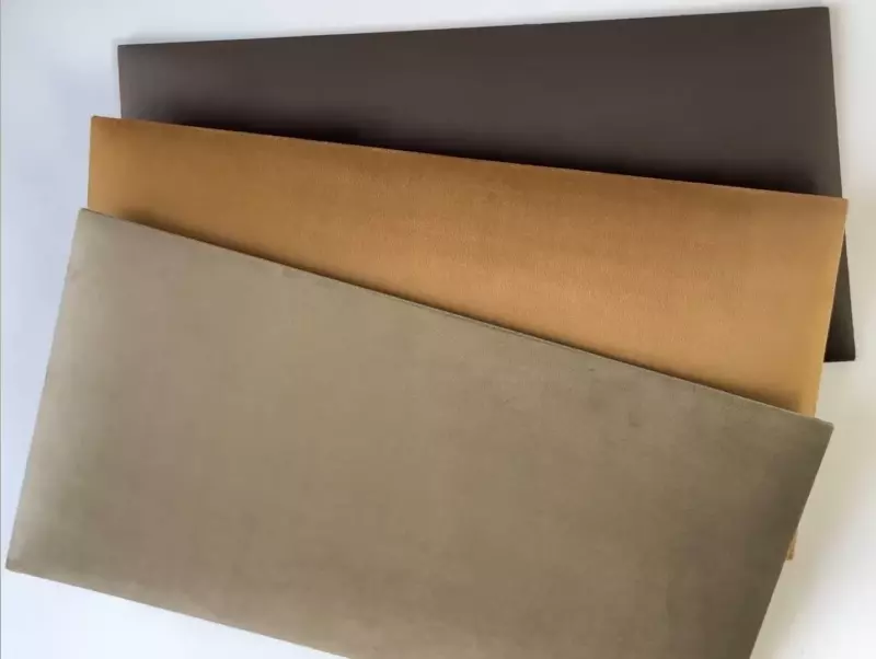 Demonstration of the installation of acoustic panel «Skyross» using «Foamfix» made by UA Acoustics.